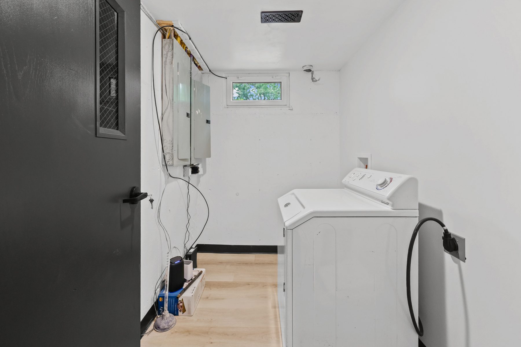 On-site laundry for suite tenants